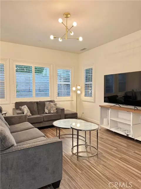 Lake Forest, CA 92630,22 Lark