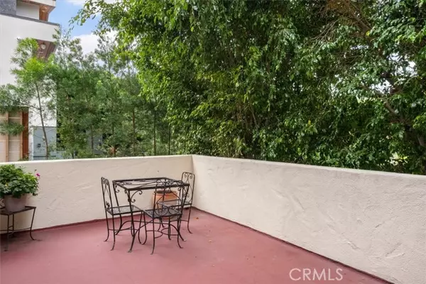 Sherman Oaks, CA 91423,14052 Davana TER