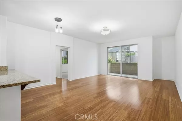 Los Angeles, CA 90013,629 Traction #257