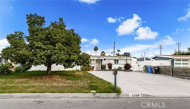Azusa, CA 91702,5208 N Leaf