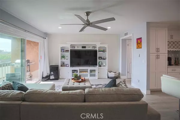 Huntington Beach, CA 92647,6600 Warner AVE 102