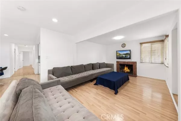 North Hollywood, CA 91605,12329 Burton