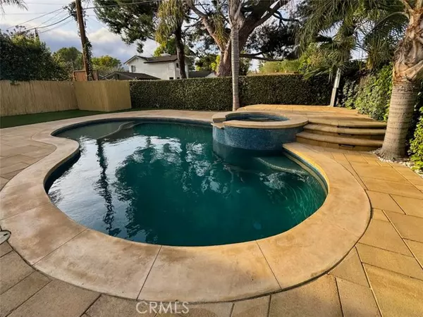 Woodland Hills, CA 91367,22539 Dolorosa ST