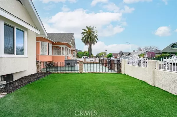 Los Angeles, CA 90037,530 W 43rd