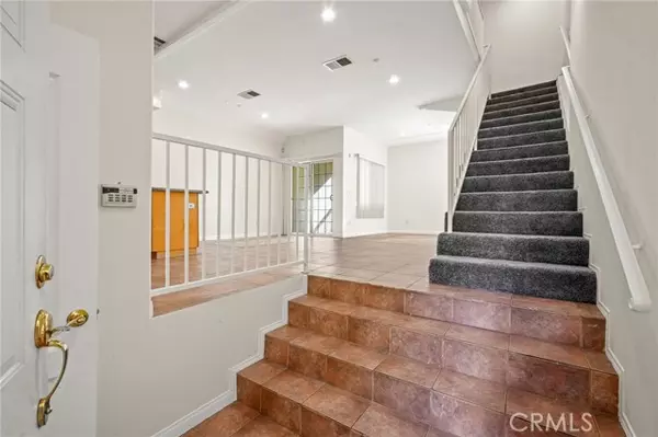 Glendale, CA 91202,1201 Ave Viola 104