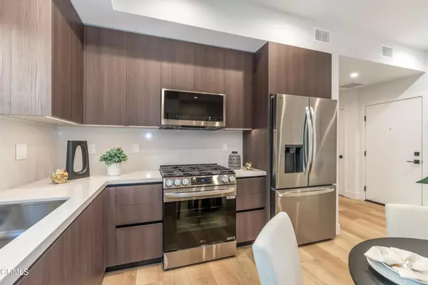 Pasadena, CA 91101,150 S Oak Knoll AVE 103