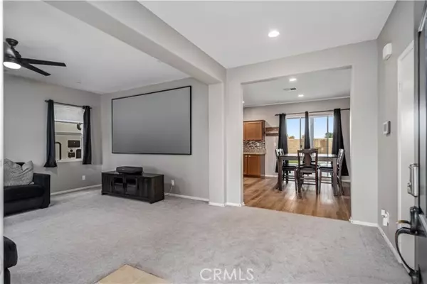 Rosamond, CA 93560,3519 Mt San Gorgonia