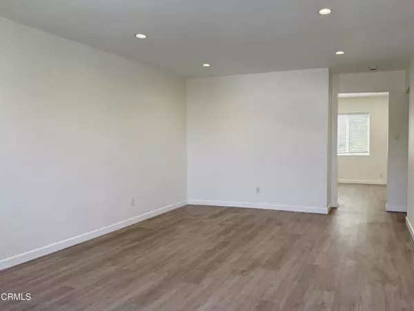 Los Angeles, CA 90026,1827 Santa Ynez ST C