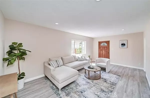 San Pedro, CA 90731,867 W 24th