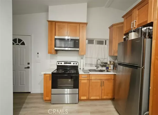 Bell Gardens, CA 90201,6836 Colmar 1/4