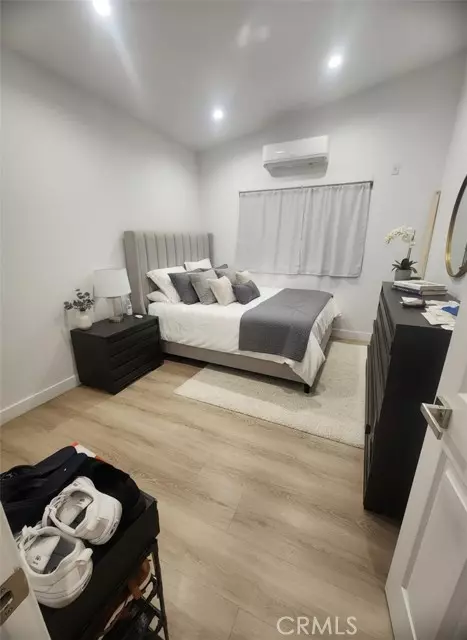 Bell Gardens, CA 90201,6836 Colmar 1/4