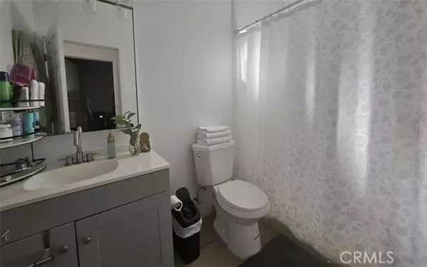 Bell Gardens, CA 90201,6836 Colmar 1/4