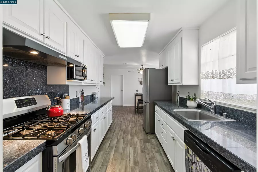 1201 Valle Vista Ave, Vallejo, CA 94589-2826