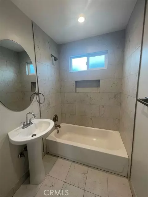 Los Angeles, CA 90011,1413 E 53rd