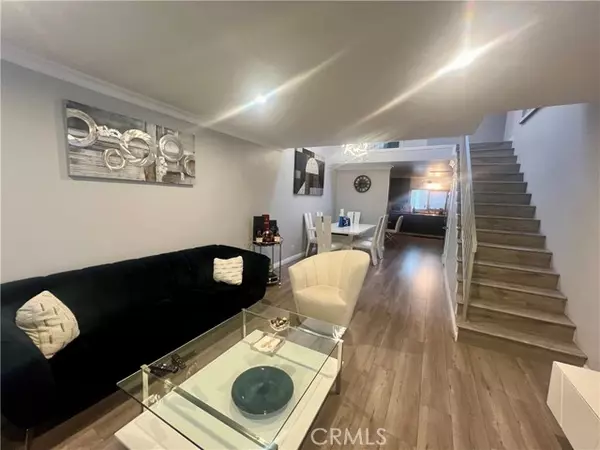 Van Nuys, CA 91405,7301 Lennox Ave. A13