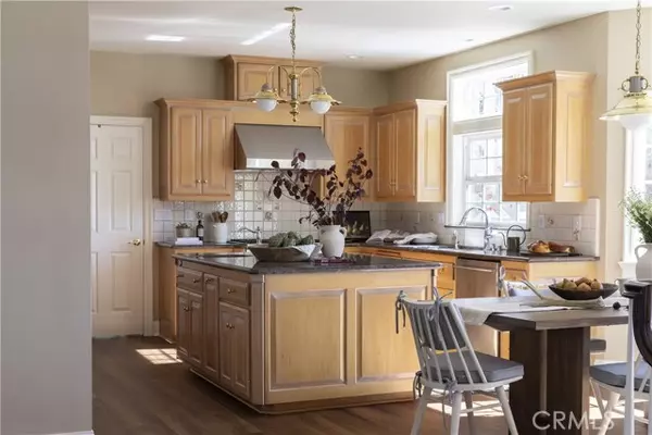 Lake Arrowhead, CA 92352,1010 Black Oaks