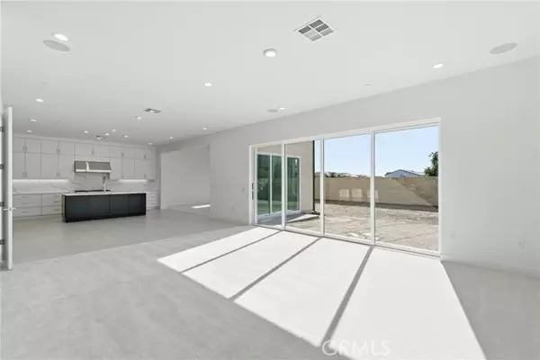 Lake Forest, CA 92630,101 Red Oak