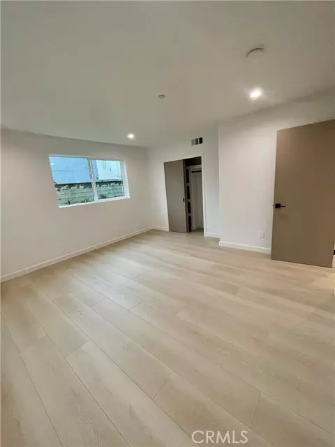 Los Angeles, CA 90037,613 W 41st PL 1/2