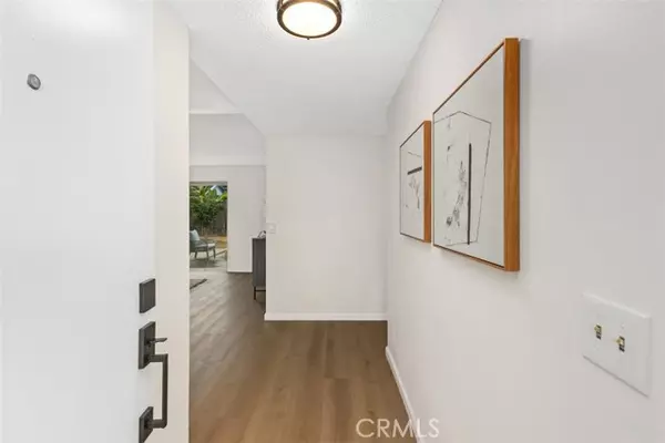 Huntington Beach, CA 92649,5681 Mangrum