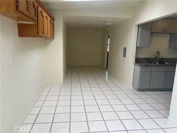 Reseda, CA 91335,7357 Darby