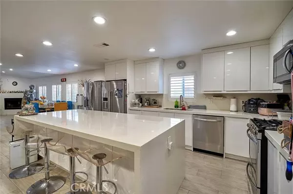 Anaheim, CA 92804,2513 W Mall PL