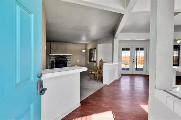 Twentynine Palms, CA 92277,73484 Desert TRL