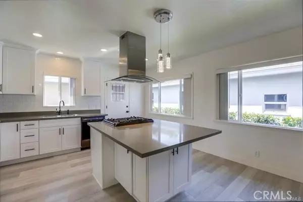 Downey, CA 90241,8716 Buckles ST