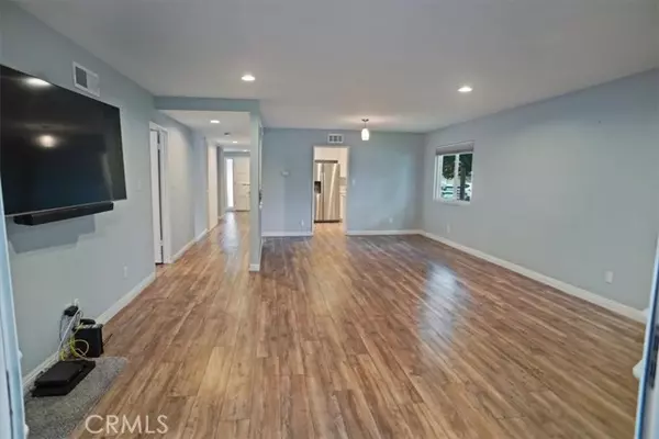 Newhall, CA 91321,26847 Oak BR