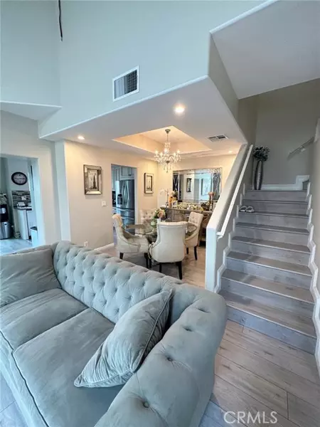 19017 Gault 106, Reseda, CA 91335