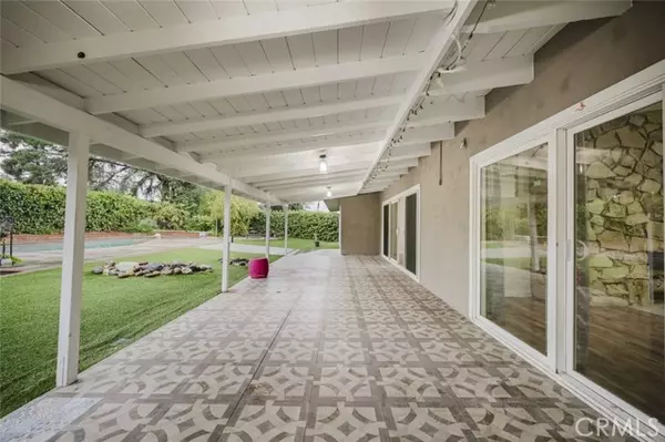 Woodland Hills, CA 91367,5817 Lockhurst DR