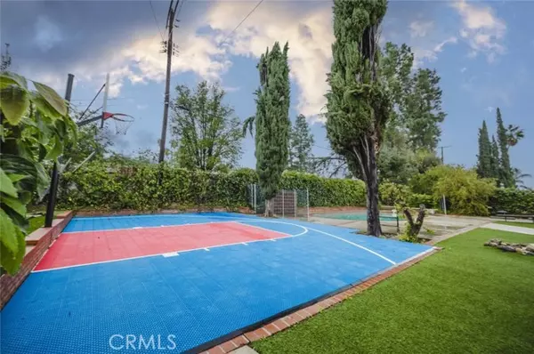 Woodland Hills, CA 91367,5817 Lockhurst DR