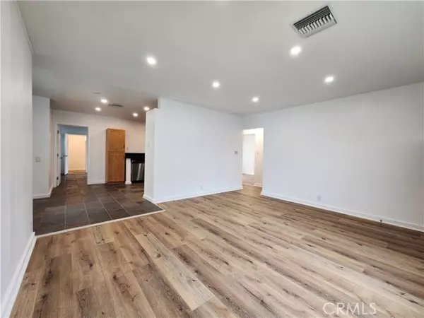 Inglewood, CA 90304,5526 W 118th PL