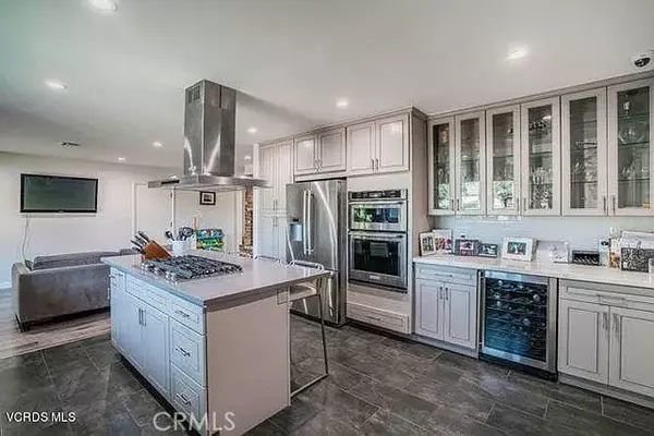 Van Nuys, CA 91405,6656 Columbus AVE