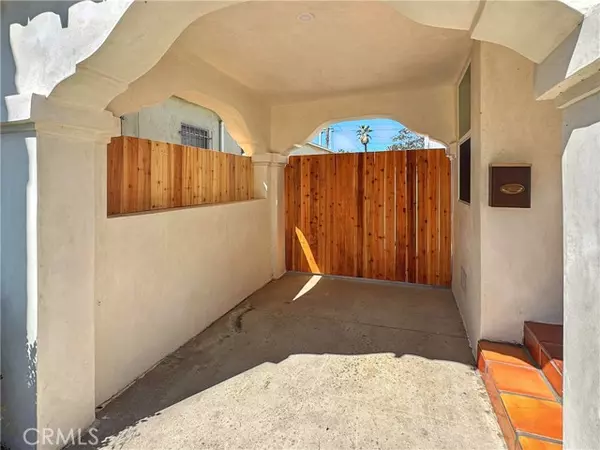 Los Angeles, CA 90008,3991 Hubert