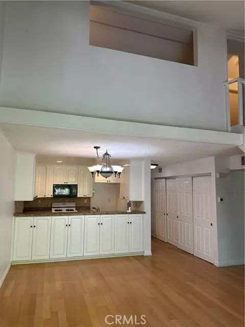 Canoga Park, CA 91303,7101 Farralone AVE 135