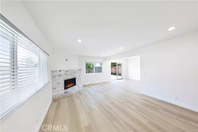 2477 Orange A, Costa Mesa, CA 92627