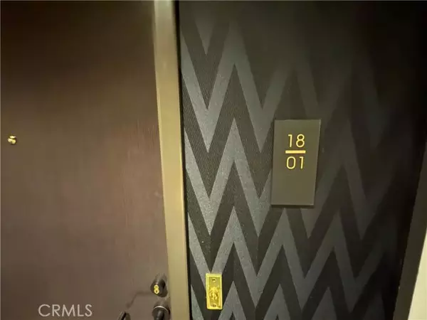 Los Angeles, CA 90015,1050 S Grand 1801