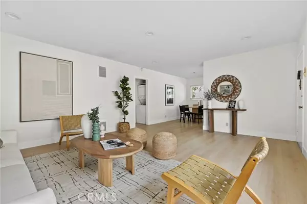 Glendale, CA 91202,587 South St 18