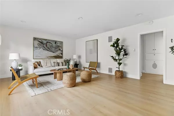 Glendale, CA 91202,587 South St 18