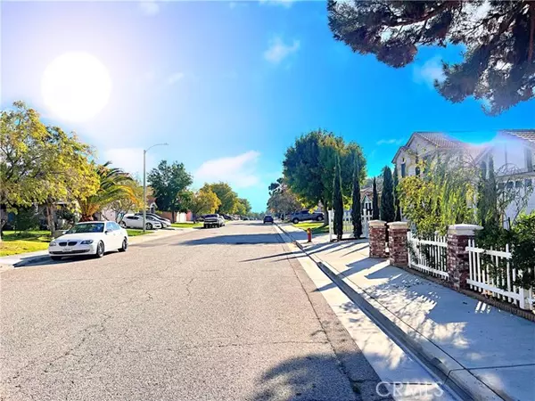 Palmdale, CA 93551,4544 Sungate DR