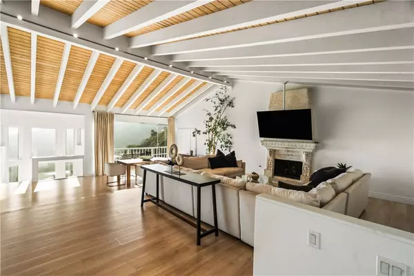 Los Angeles, CA 90069,2019 Sunset Plaza DR