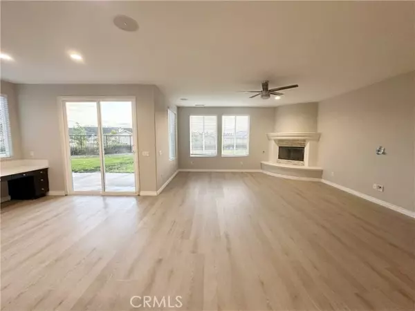 Santa Clarita, CA 91350,19738 Castille LN