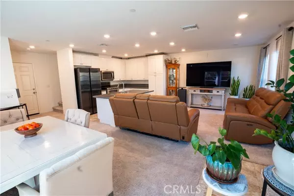 Fontana, CA 92336,7155 Citrus AVE 381