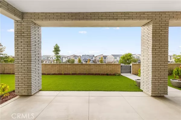 Irvine, CA 92618,262 Sora