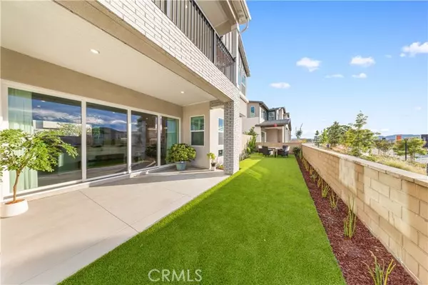 Irvine, CA 92618,262 Sora