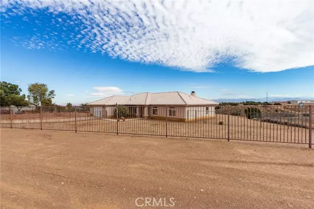 8605 Cantel CT, Oak Hills, CA 92344