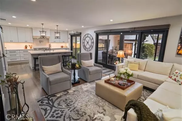 Burbank, CA 91504,606 Uclan DR