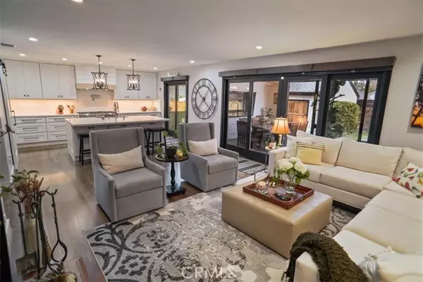 Burbank, CA 91504,606 Uclan DR