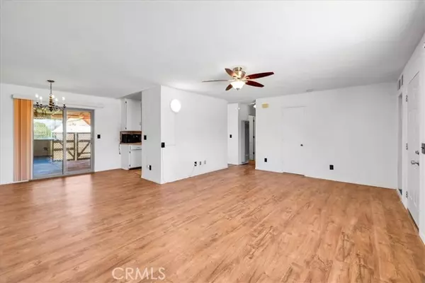 Joshua Tree, CA 92252,61945 Grand View CIR