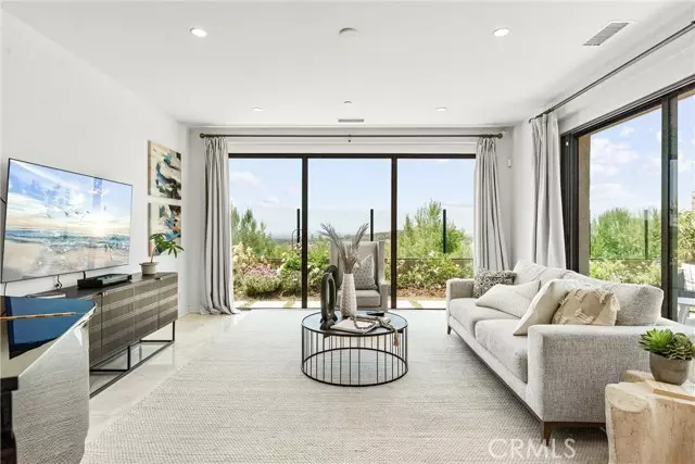 147 Oceano, Irvine, CA 92602